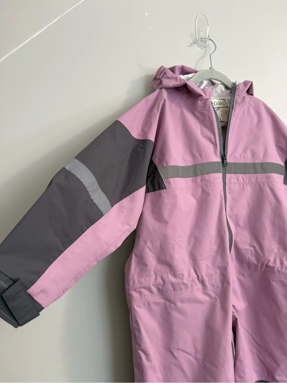 Oakiwear excellent barely